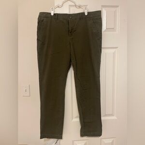 Olivia Green Banana Republic ankle length casual pants